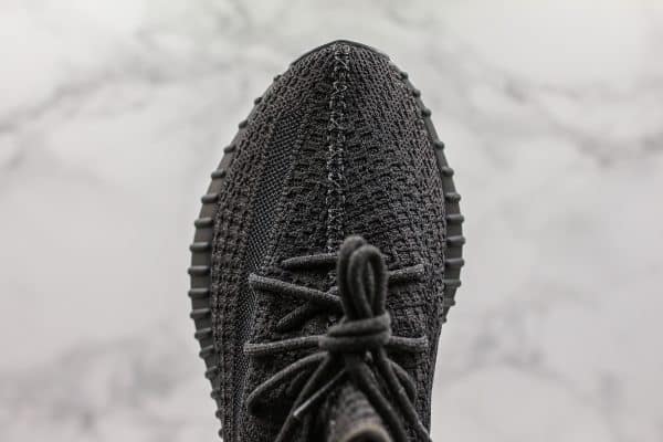 Adidas Yeezy Negras - Image 2