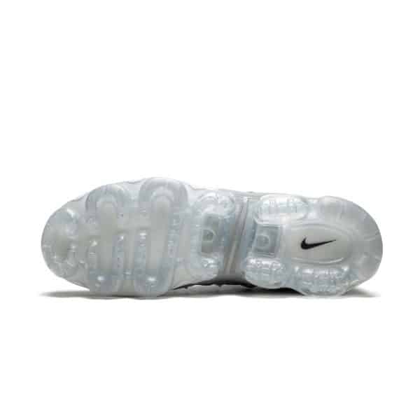 Nike Air Vapormax Plus Grises - Image 5