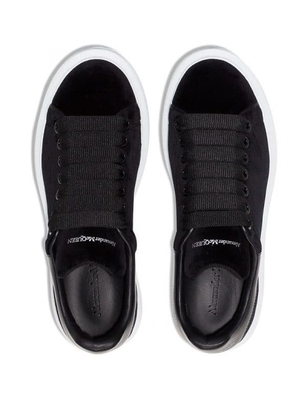 Alexander McQueen Oversized Sneaker Velvet Black - Imagen 3