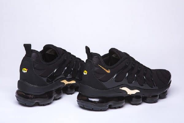 Nike Air Vapormax Plus Tn Black Gold – Image 2