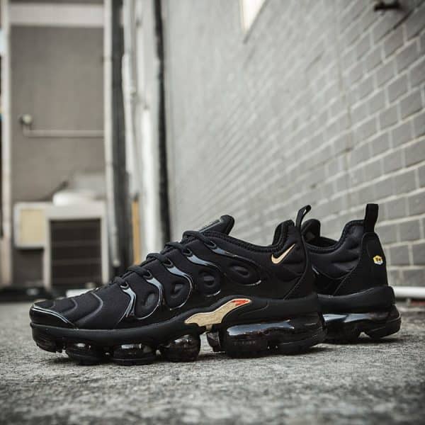 Nike Air Vapormax Plus Tn Black Gold – Image 5