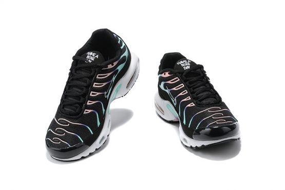 nike tn ultra black reflective
