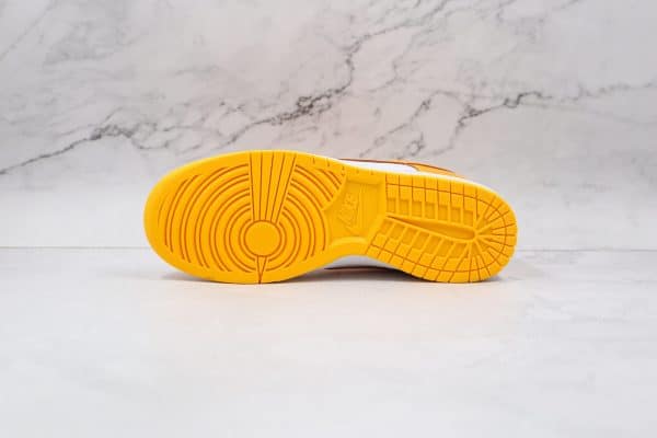 Nike SB Dunk Low Orange - Image 5