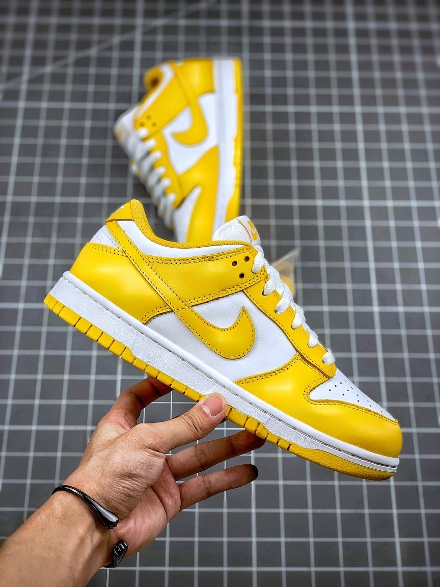 nike sb dunk low yellow white