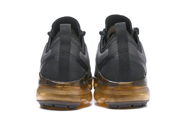 Nike Air Vapormax Negras Doradas - Imagen 4