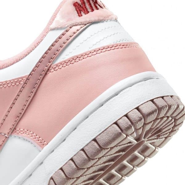 Nike SB DUnk Low Pink Velvet GS - Image 4
