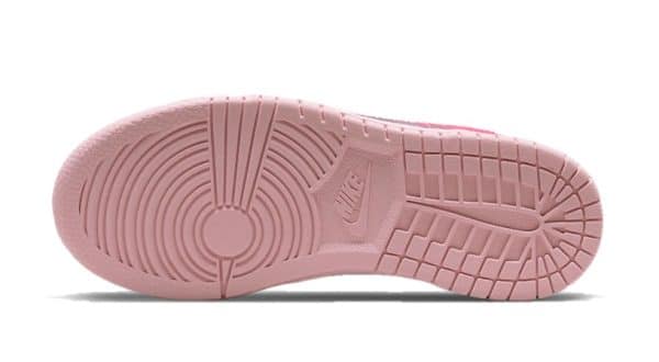 Nike SB Dunk Low Triple Pink - Image 5