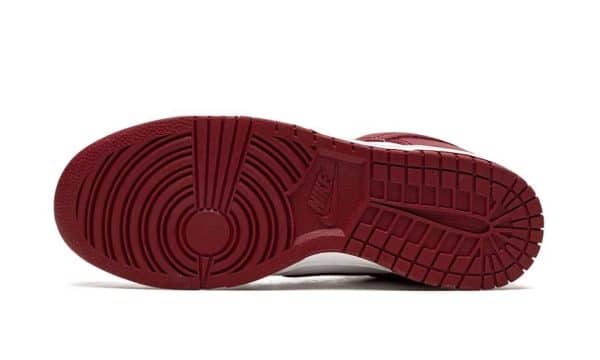 Nike SB Dunk Low Team Red - Image 4