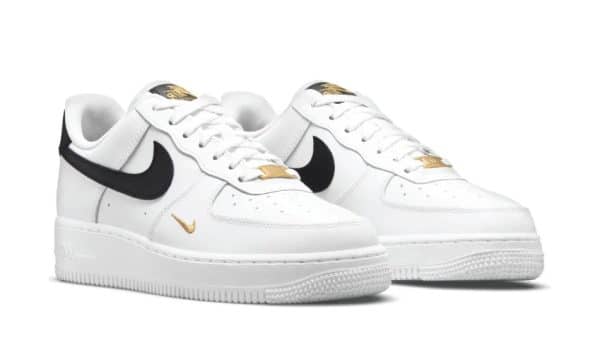 Nike Air Force 1 07 Essential Black - immagine 2