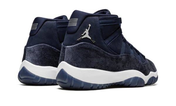 Nike Air Jordan 11 Velvet WMNS Midnight Navy - Imagen 3