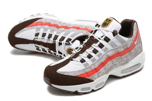 Nike Air Max 95 SE Social FC - Image 2