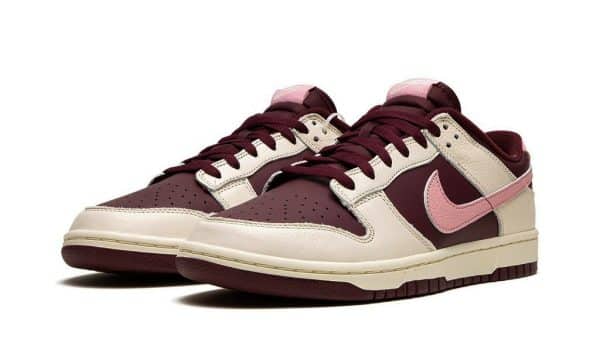 Nike SB Dunk Low Retro PRM Valentine Day - Image 2