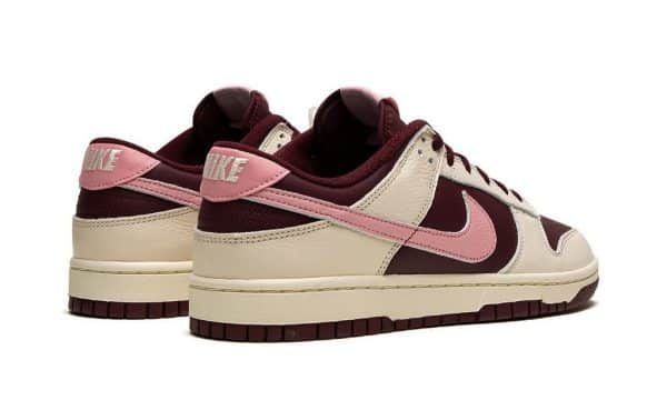 Nike SB Dunk Low Retro PRM Valentine Day - Image 3