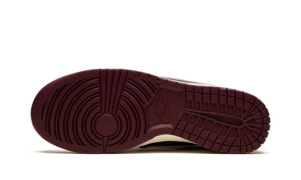 Nike SB Dunk Low Retro PRM Valentine Day - Image 4