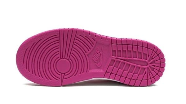 Nike SB Dunk Low Active Fucsia – Image 5