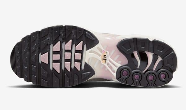 Nike Air Max Plus TN Sandrift Pink Oxford – Image 5