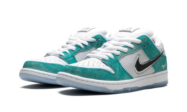 Nike SB Dunk Low April - Image 2