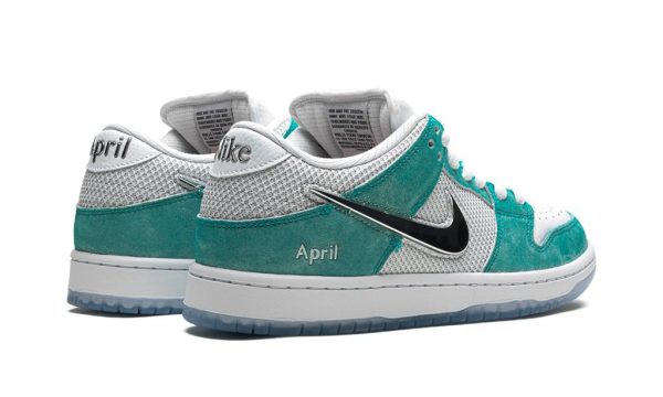 Nike SB Dunk Low April - Image 3