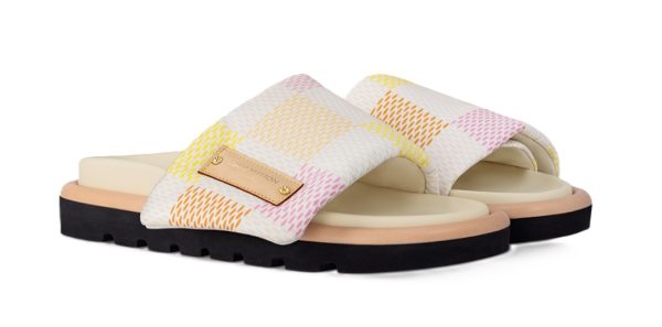 Louis Vuitton Pool Pillow Comfort Pink
