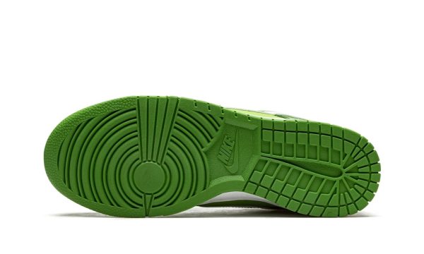 Nike SB Dunk Low Retro Chlorophyll - Image 4