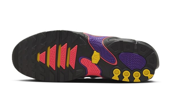 Nike Air Max Plus Drift Black Red – Image 5